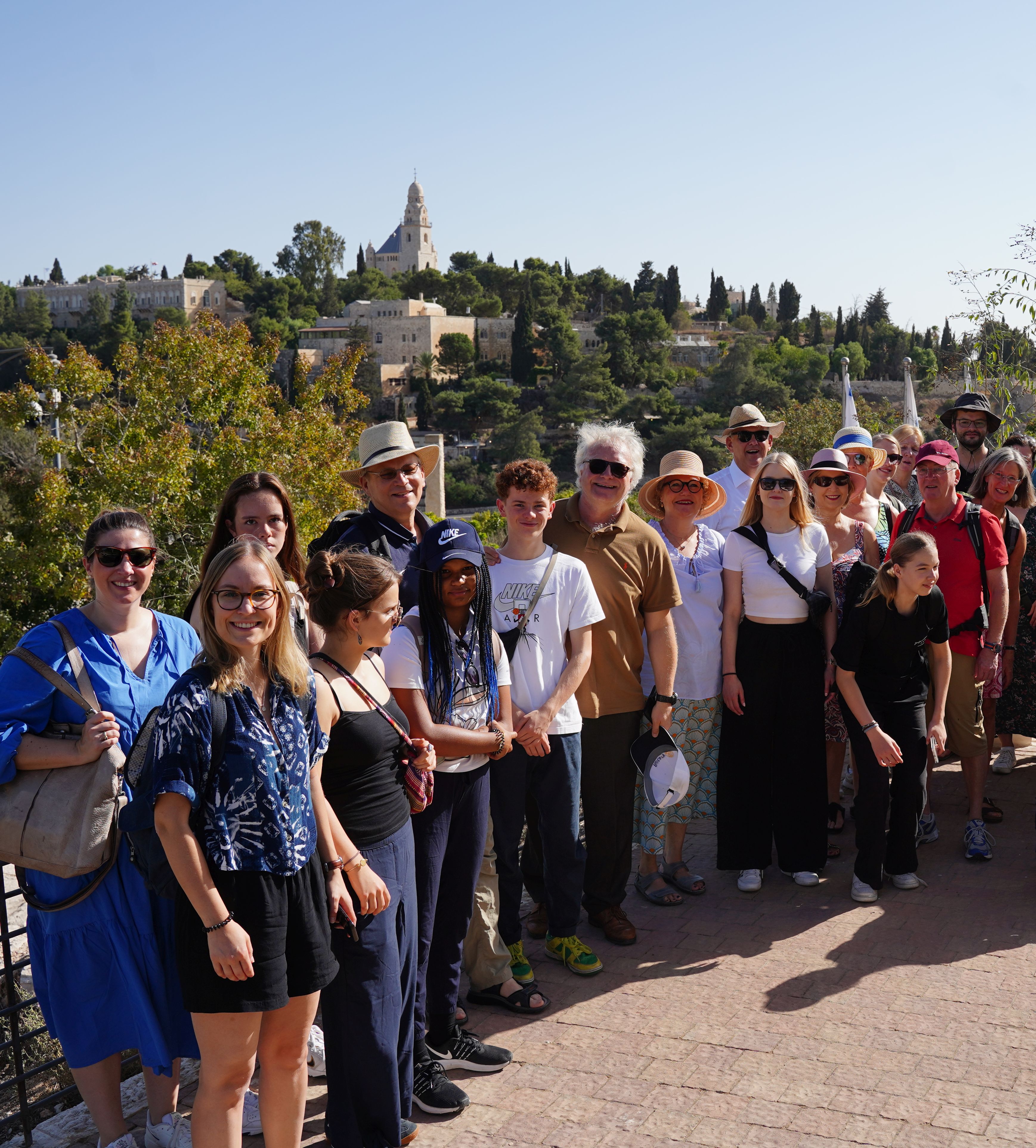 Der Bachchor 2023 in Jerusalem vor dem Berg Zion